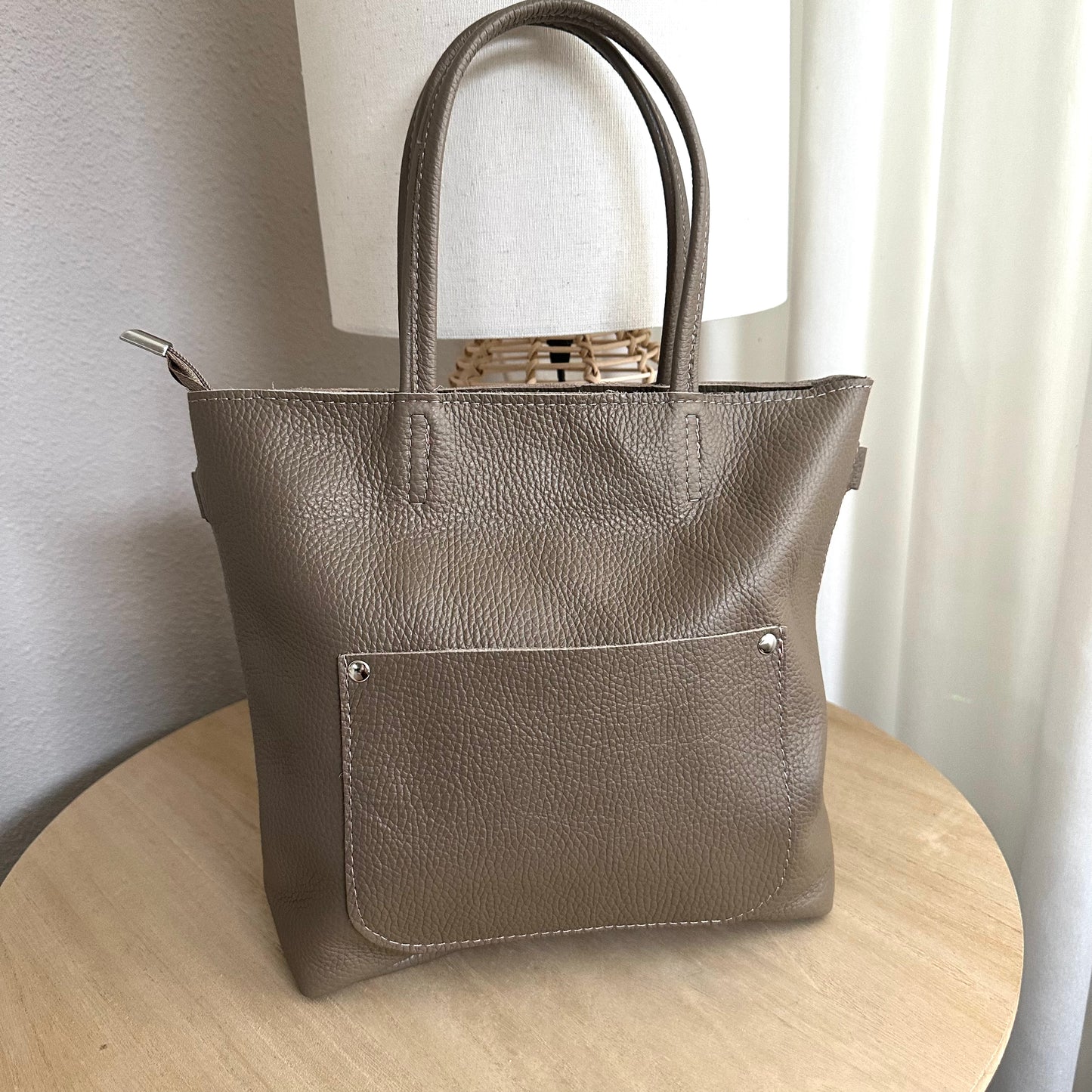 Leder handtas met kort en lang hengsel Taupe
