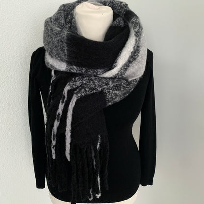 Sjaal recht Zwart/Grijs/Wit met franjes
