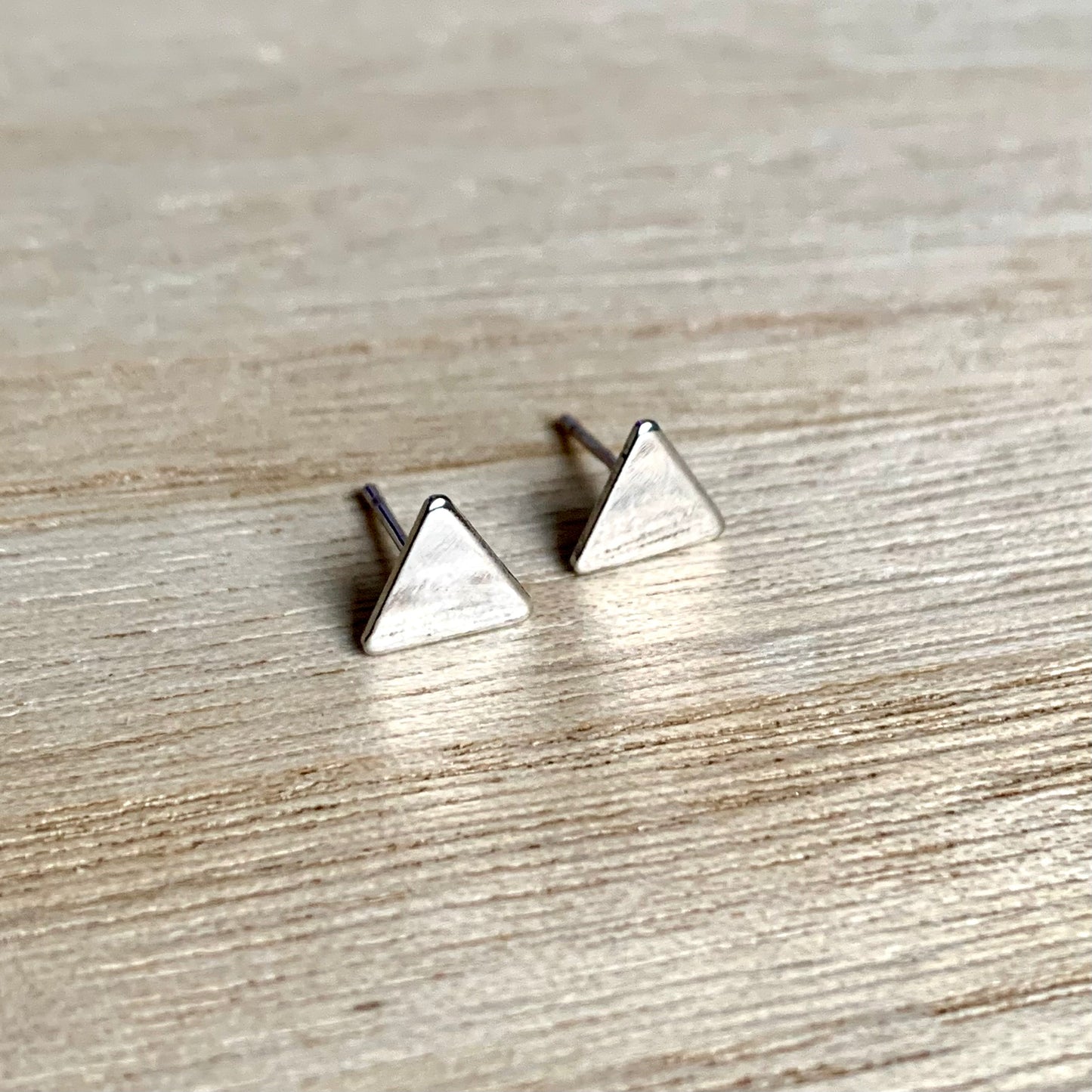 Oorstuds gesloten driehoekje Zilver