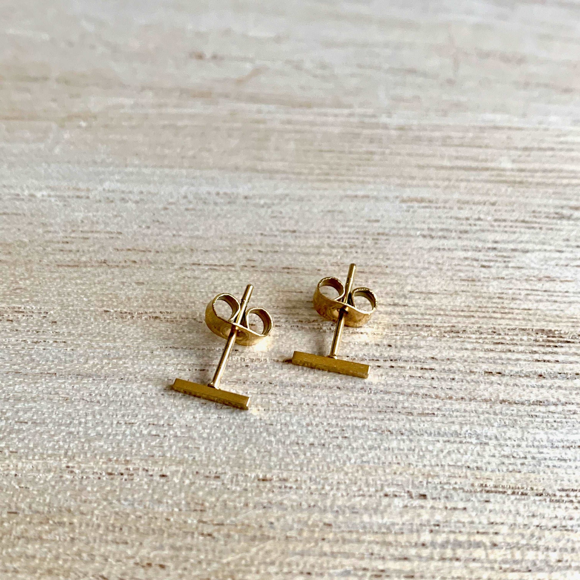 Oorstuds mini staafje Goud Recht