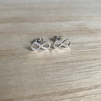 Oorstuds infinity Zilver