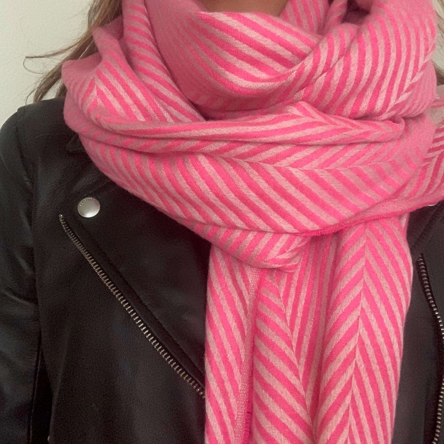 Sjaal 'Visgraat' Fuchsia