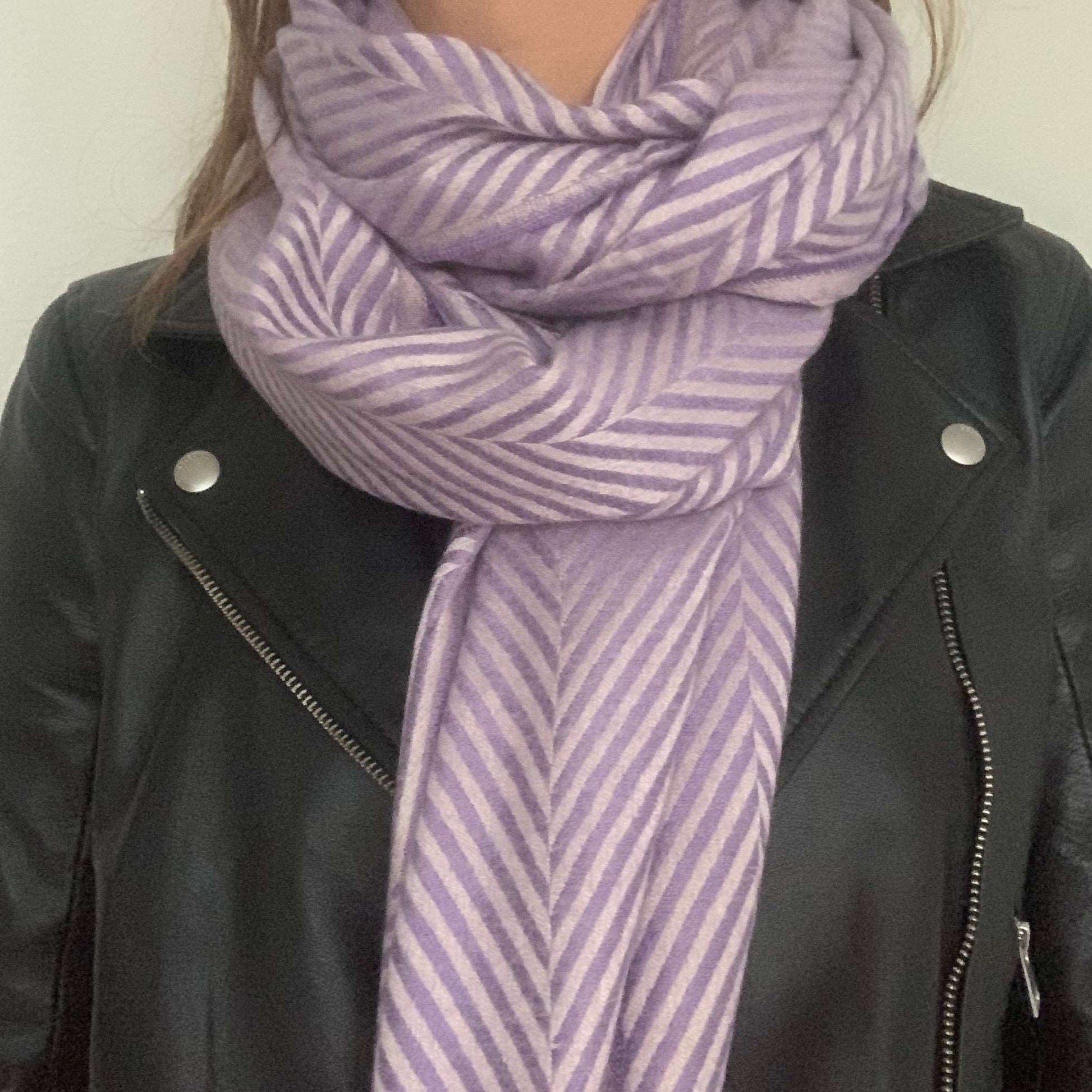 Sjaal 'Visgraat' Lila