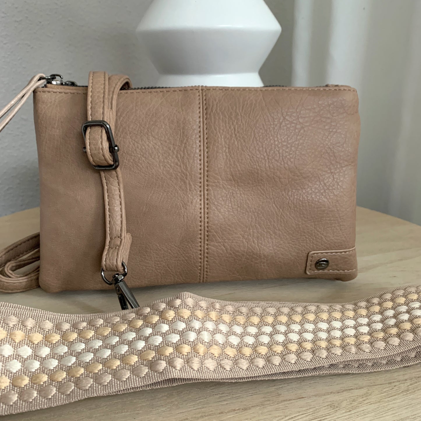 Schoudertasje/crossbody 'New Castel' Licht Camel incl twee schouderbanden