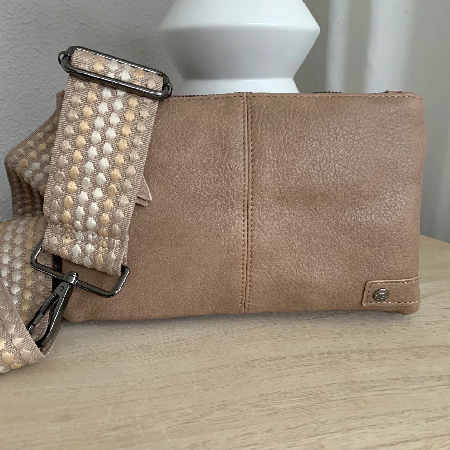Schoudertasje/crossbody 'New Castel' Licht Camel incl twee schouderbanden
