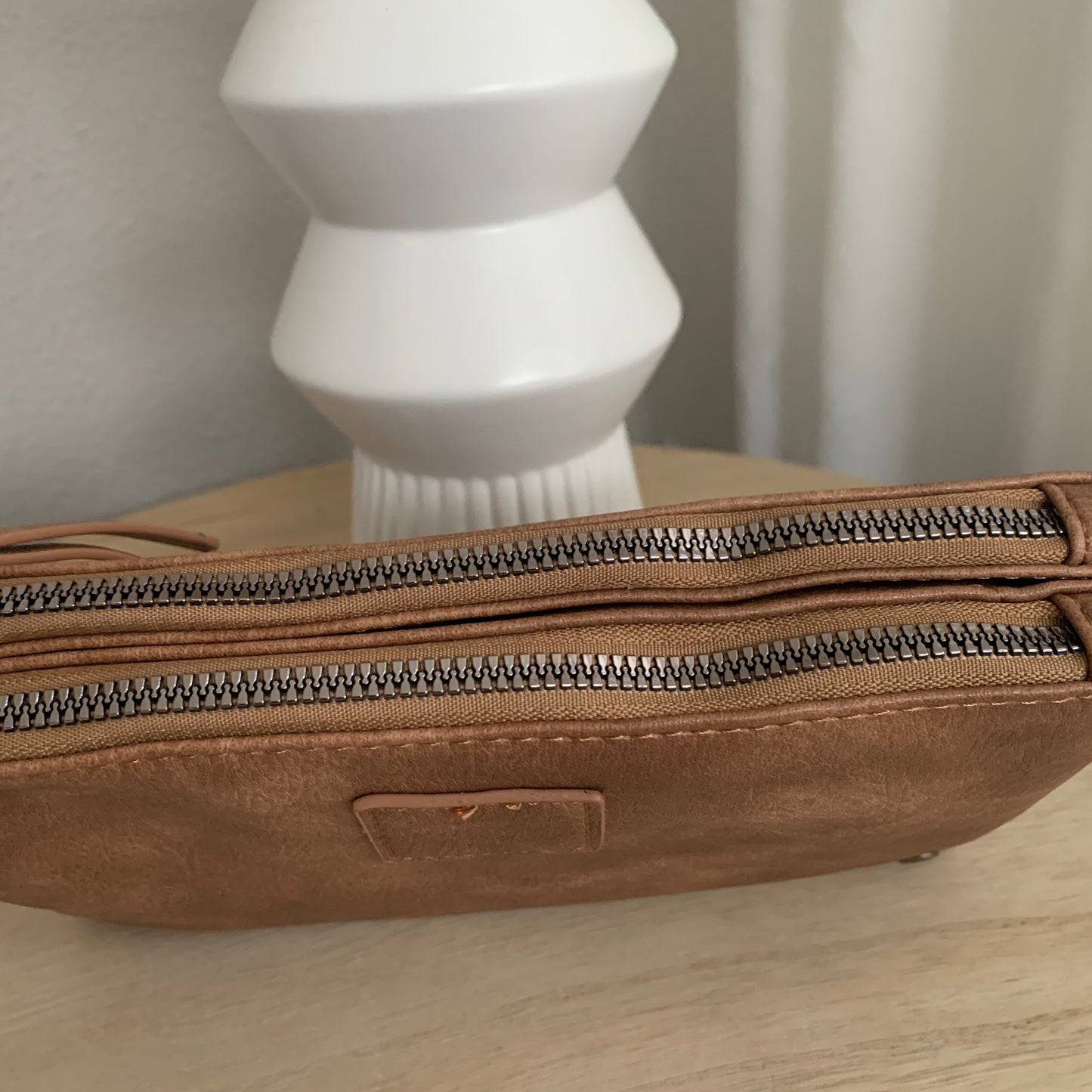 Schoudertasje/crossbody 'Castel' Donker Camel incl. twee schouderbanden