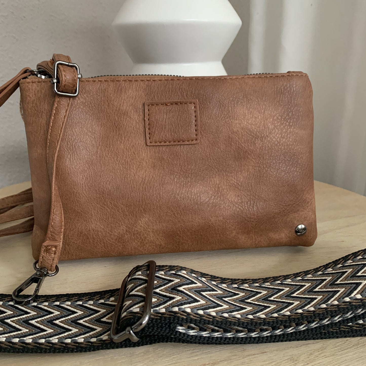 Schoudertasje/crossbody 'Castel' Donker Camel incl. twee schouderbanden