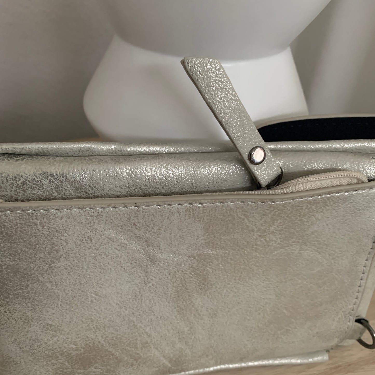 Telefoon- en schoudertasje Zilver model 'Shine'