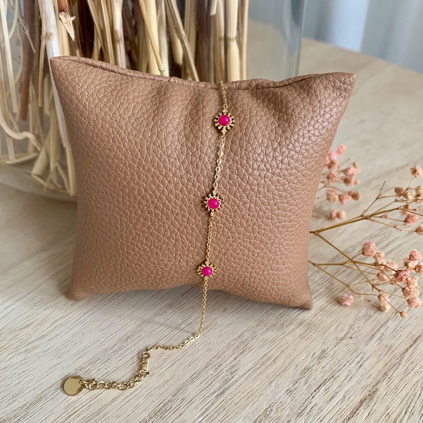 Armbandje bloemetje Fuchsia-Goud