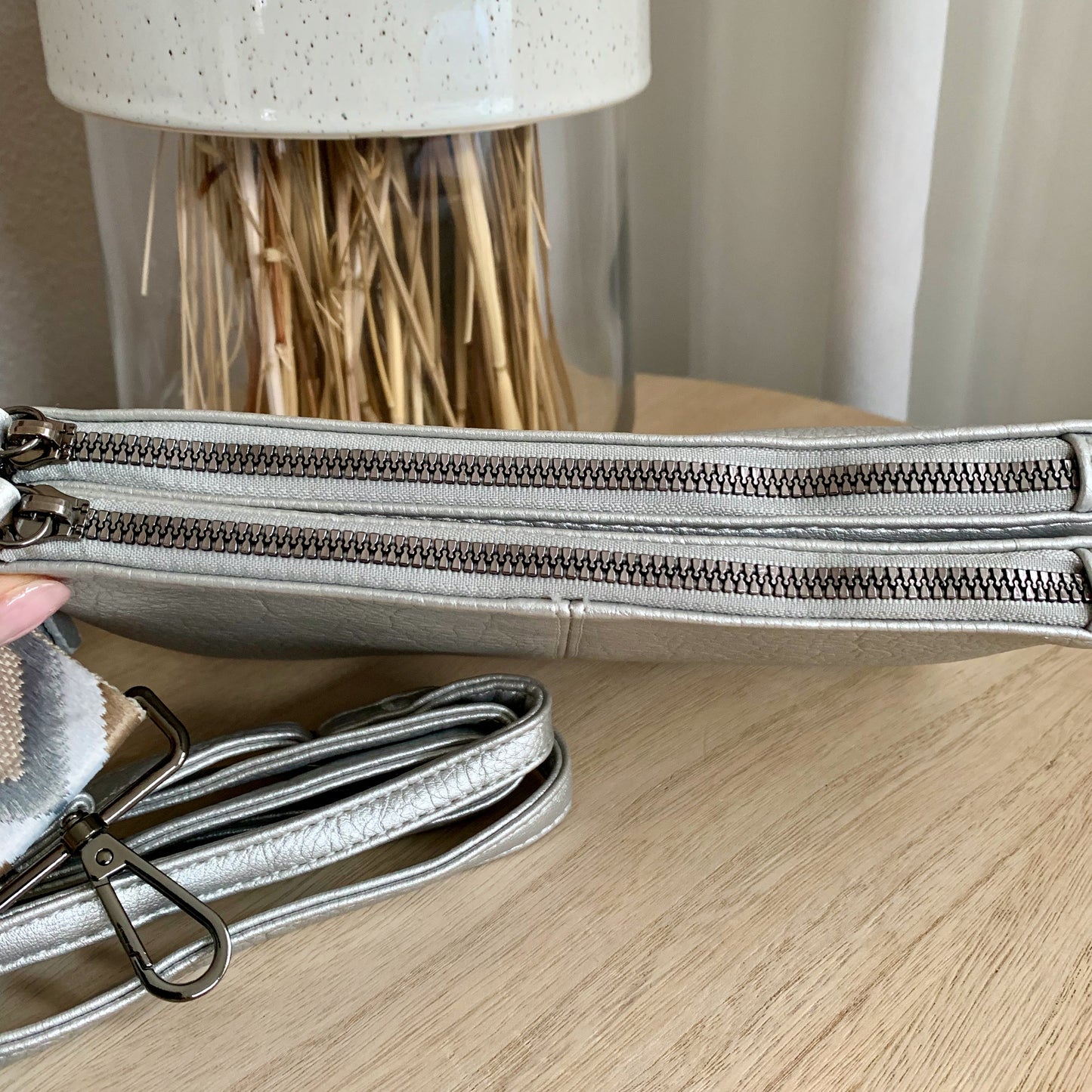 Schoudertasje/crossbody 'New Castel' Zilver inclusief twee banden